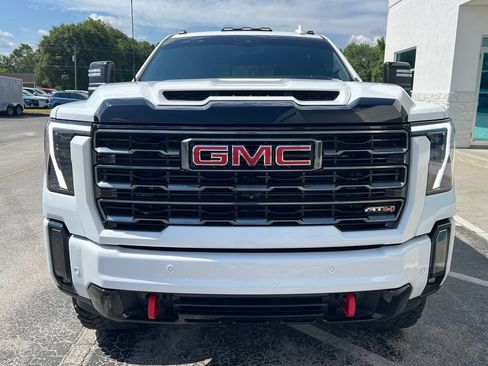 Used 2024 GMC Sierra 2500 AT4 w/ AT4 Preferred Package AWD/4WD image 4
