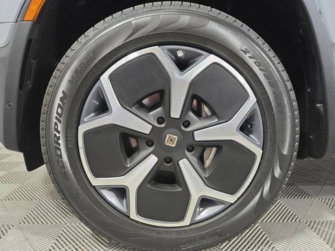 Used 2024 Rivian R1S Adventure AWD/4WD image 9