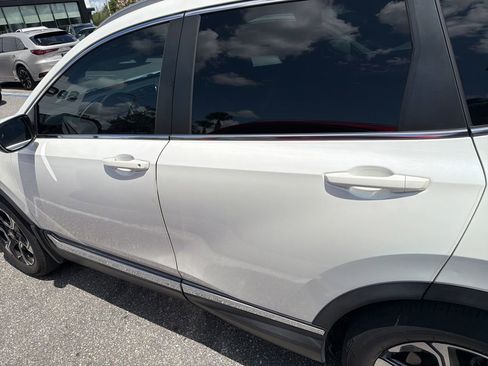 Used 2018 Honda CR-V Touring image 12