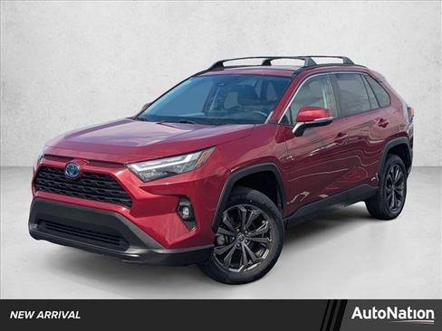 Used 2022 Toyota RAV4 XLE Premium image 1