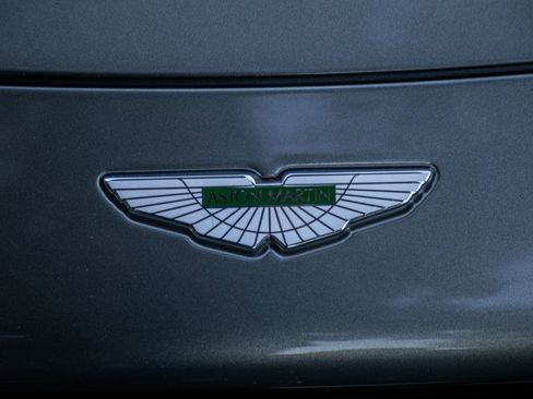 Used 2019 Aston Martin V8 Vantage Coupe image 11