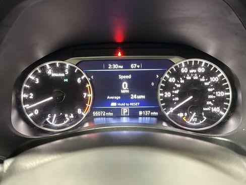 Used 2024 Nissan Altima 2.5 SR FWD image 12