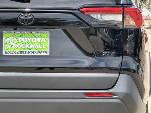 Used 2025 Toyota RAV4 XLE w/ Convenience Package FWD image 6