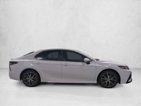 Used 2023 Toyota Camry SE w/ Convenience Package FWD image 4