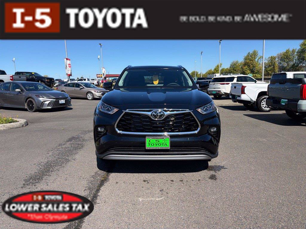 New 2026 Toyota Highlander Platinum AWD/4WD image 2