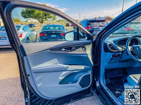 Used 2020 Lincoln Nautilus Reserve image 15