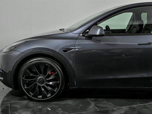 Used 2022 Tesla Model Y Performance AWD/4WD image 6