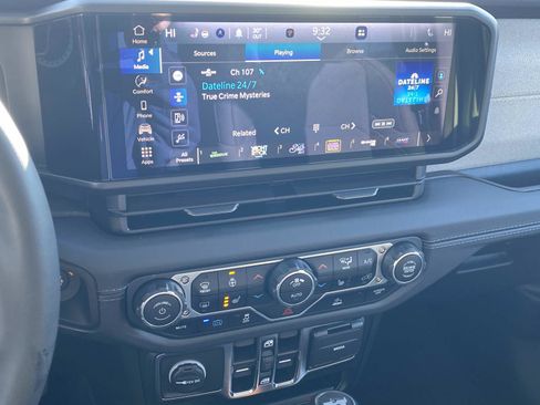 Certified 2025 Jeep Wrangler Sahara image 36