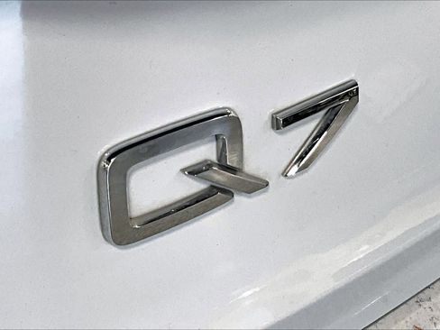 Used 2023 Audi Q7 2.0T Premium Plus w/ Premium Plus Package image 32