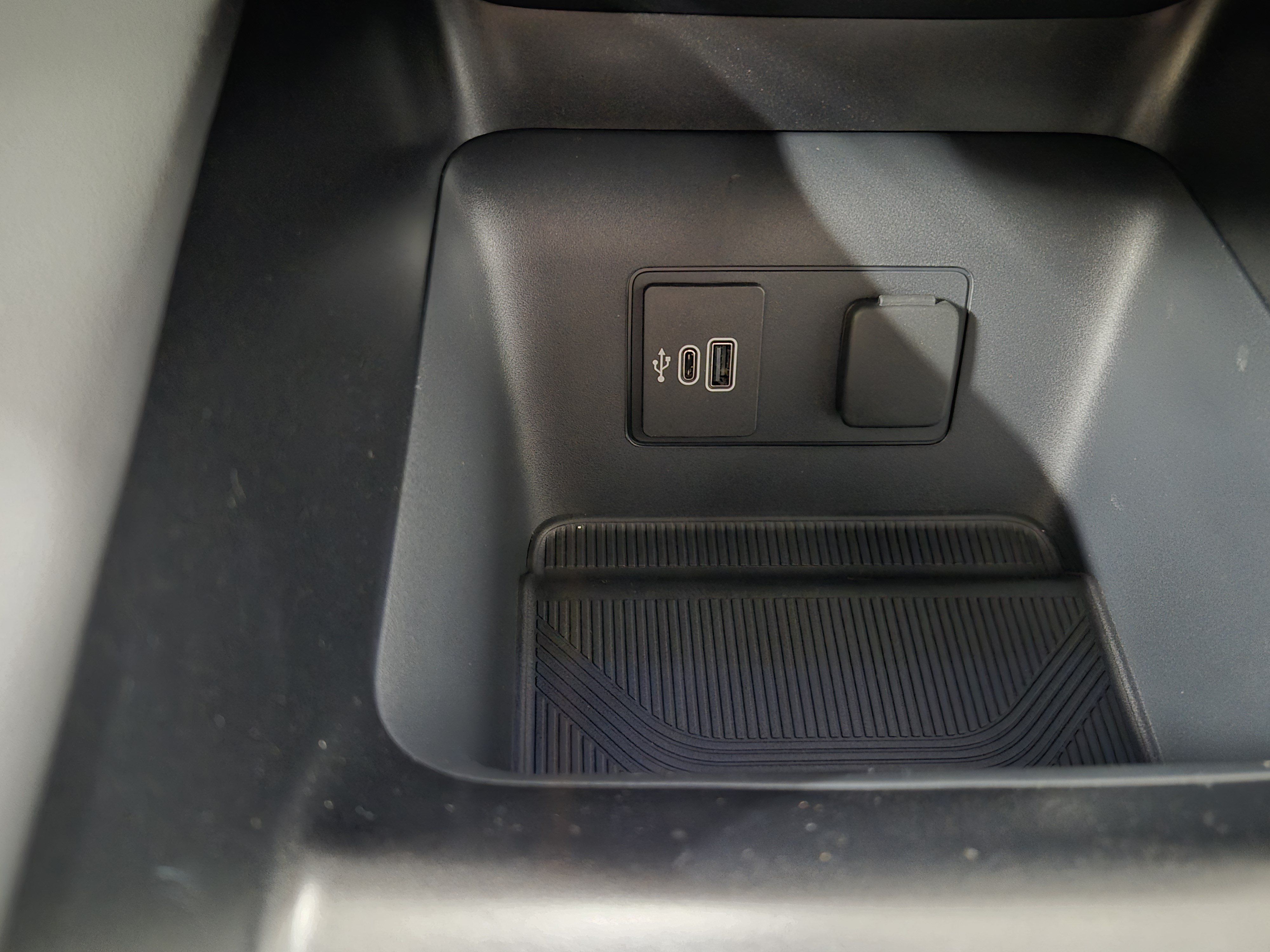 New 2027 Ford Explorer Active w/ Active Comfort Package RWD image 29