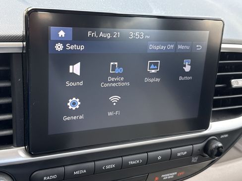 Certified 2024 Hyundai Venue SEL FWD image 18