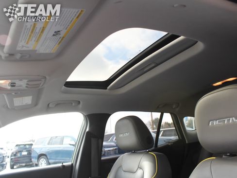 Certified 2024 Chevrolet Trax ACTIV w/ Sunroof Package image 12