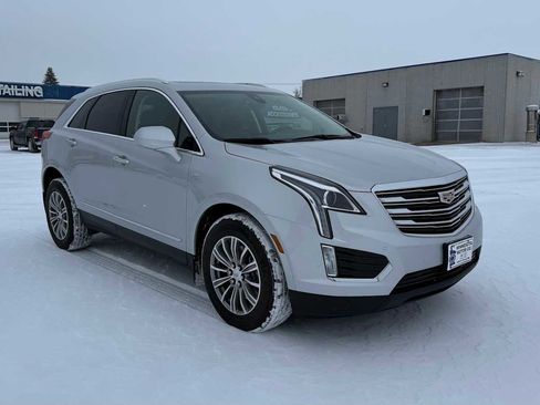 Used 2019 Cadillac XT5 Luxury image 2
