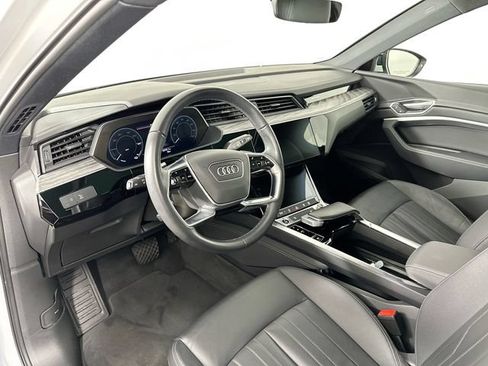 Used 2022 Audi e-tron Premium w/ Convenience Plus Package AWD/4WD image 19