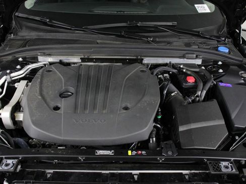 Certified 2025 Volvo V60 B5 Cross Country Plus image 24