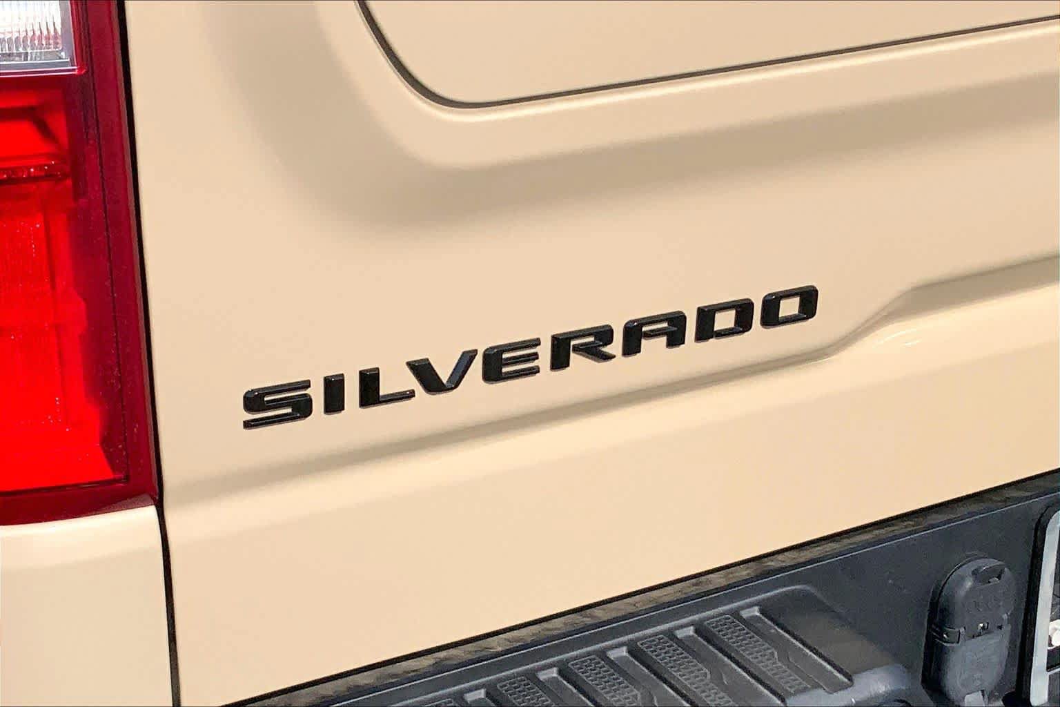 Used 2023 Chevrolet Silverado 1500 LT Trail Boss w/ Convenience Package II AWD/4WD image 10
