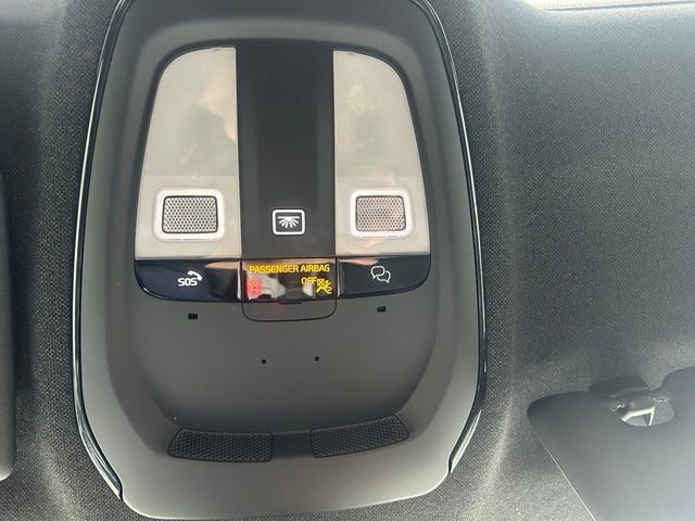 Used 2023 Volvo C40 P8 Recharge Ultimate AWD/4WD image 28