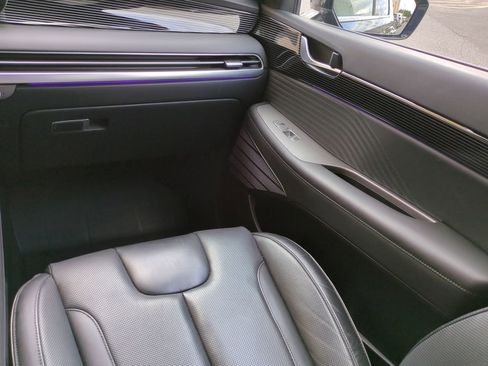 Used 2023 Hyundai Palisade Calligraphy image 17