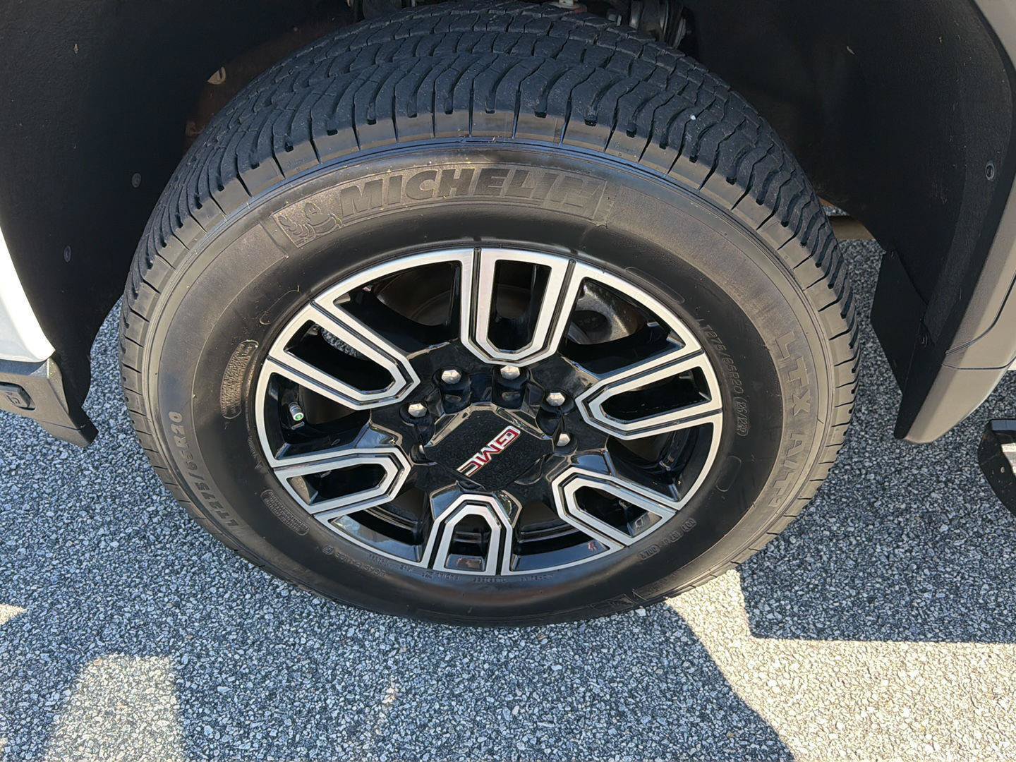 Used 2023 GMC Sierra 2500 AT4 w/ AT4 Premium Plus Package AWD/4WD image 40