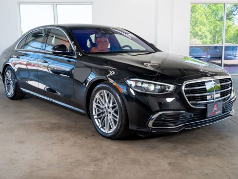 Used 2023 Mercedes-Benz S 580 4MATIC Sedan w/ Warmth & Comfort Package image 4