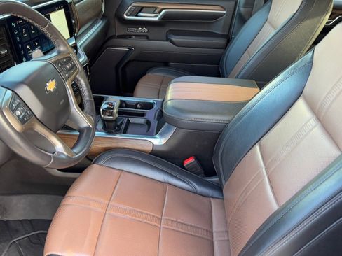 Used 2023 Chevrolet Silverado 1500 High Country image 17