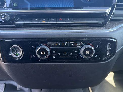 Used 2022 Chevrolet Silverado 1500 LT image 38