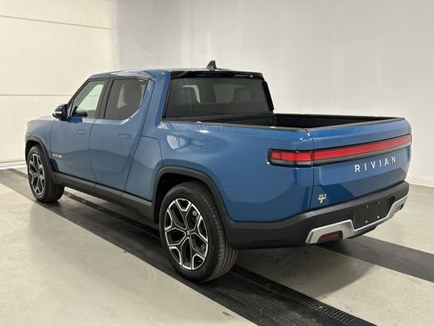 Used 2023 Rivian R1T Adventure image 3