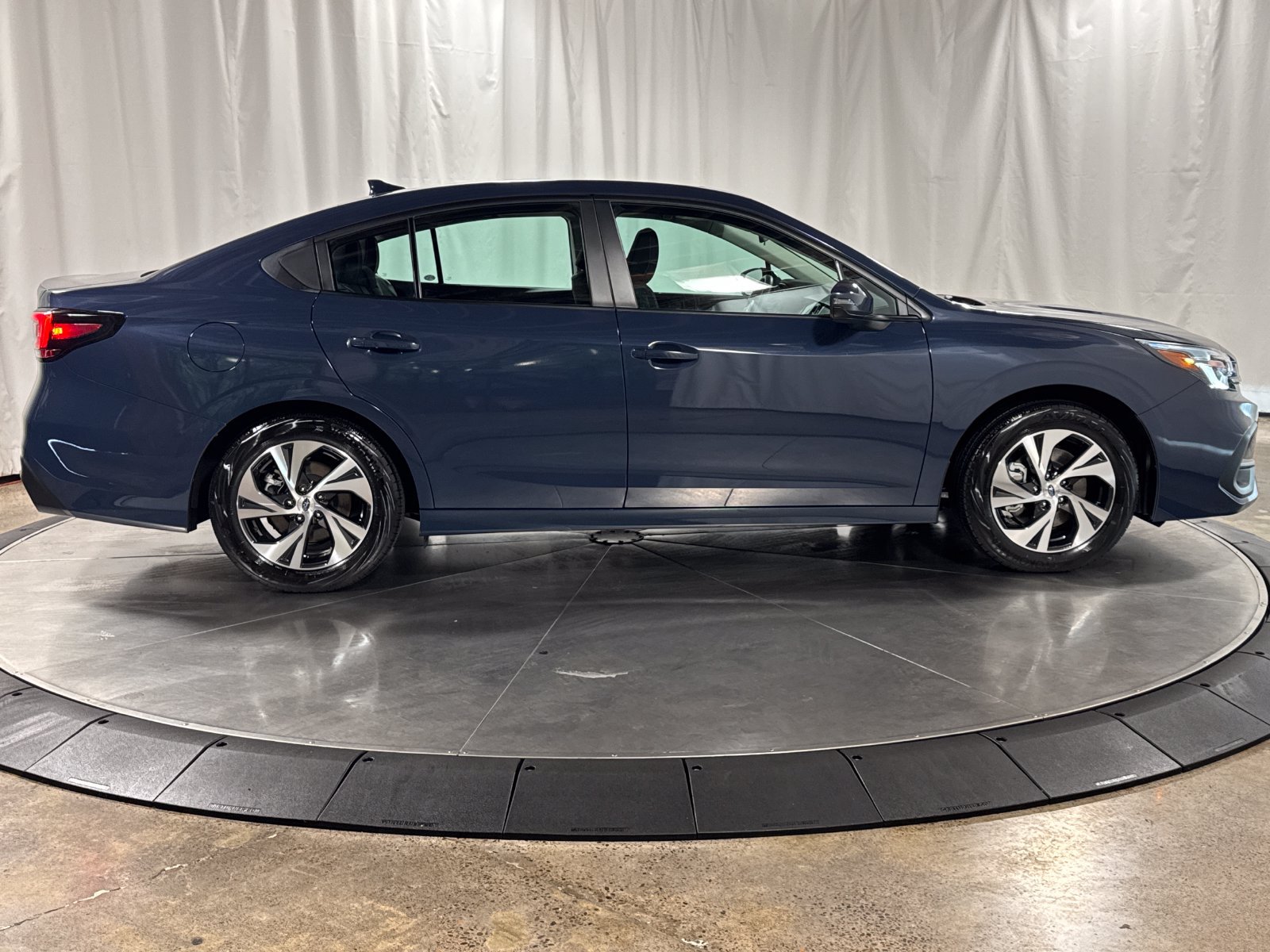 Used 2025 Subaru Legacy Premium AWD/4WD image 6