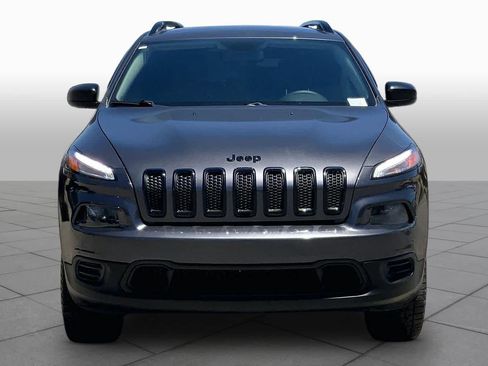 Used 2016 Jeep Cherokee Sport AWD/4WD image 4
