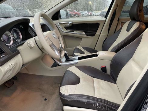 Used 2013 Volvo XC60 3.2 Premier image 11