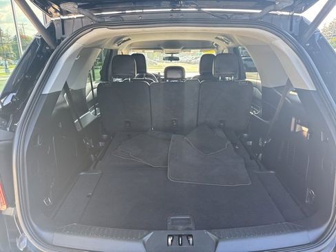 Used 2023 Ford Explorer XLT w/ Equipment Group 202A image 5