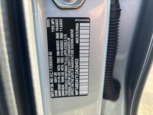 Used 2020 Porsche Cayenne S image 37