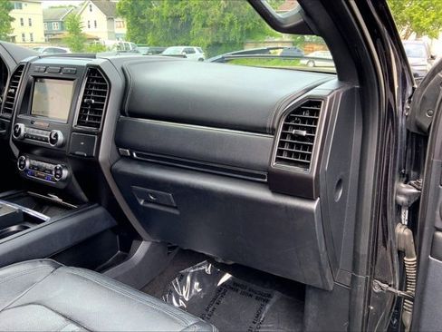 Used 2019 Ford Expedition Limited AWD/4WD image 16