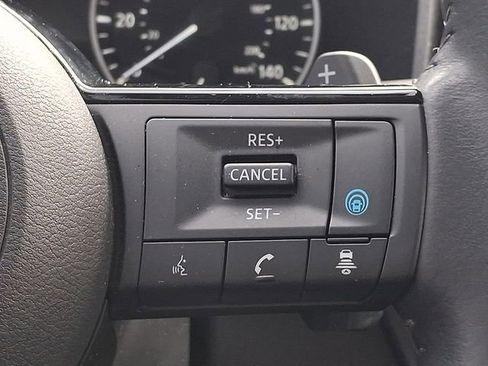 Used 2023 Nissan Rogue SL w/ SL Premium Package image 19