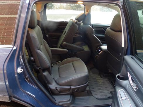 Used 2023 Subaru Ascent Limited w/ Technology Package image 38