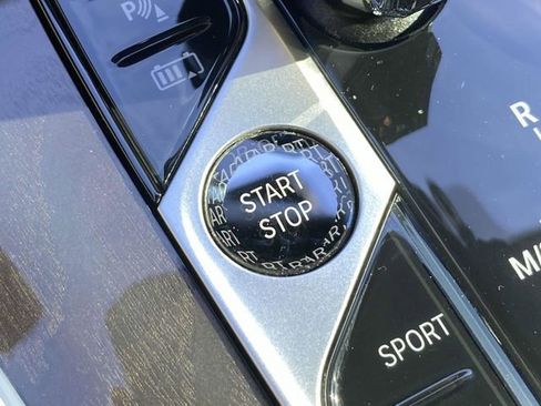 Used 2022 BMW X5 xDrive45e w/ M Sport Package image 31