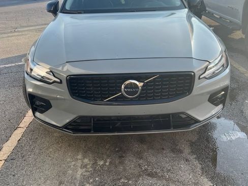 Used 2024 Volvo S60 B5 Core AWD/4WD image 2