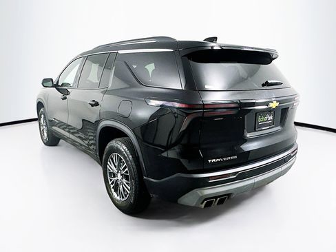 Used 2025 Chevrolet Traverse LT image 5
