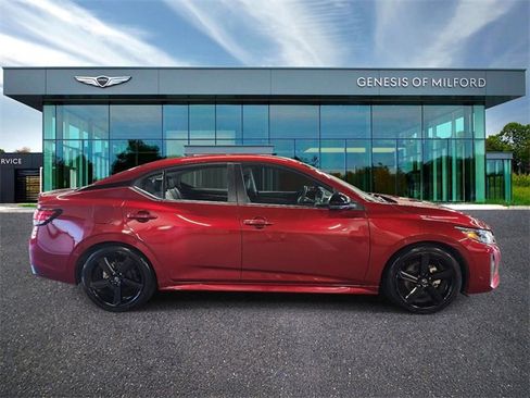 Used 2024 Nissan Sentra SR w/ SR Premium Package image 5