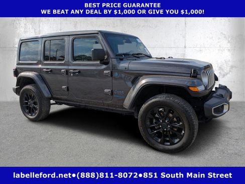 Used 2025 Jeep Wrangler Unlimited Sahara w/ Safety Group AWD/4WD image 1