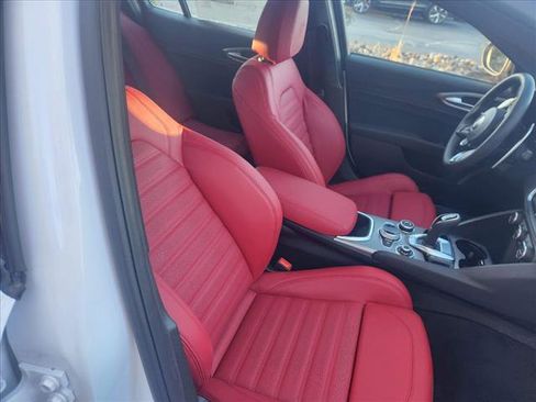 Used 2024 Alfa Romeo Giulia Veloce image 13