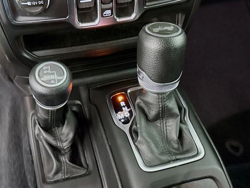 Used 2021 Jeep Wrangler Unlimited Sport image 19