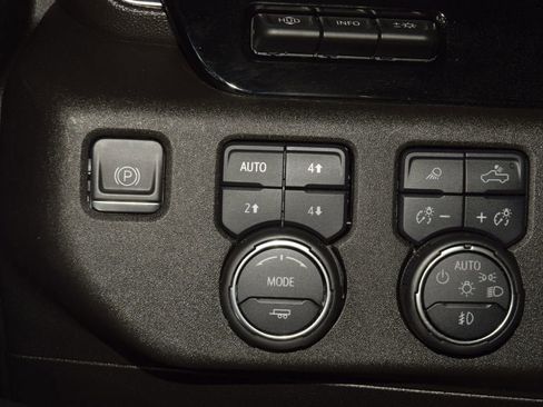 Used 2024 Chevrolet Silverado 3500 High Country w/ High Country Premium Package AWD/4WD image 35
