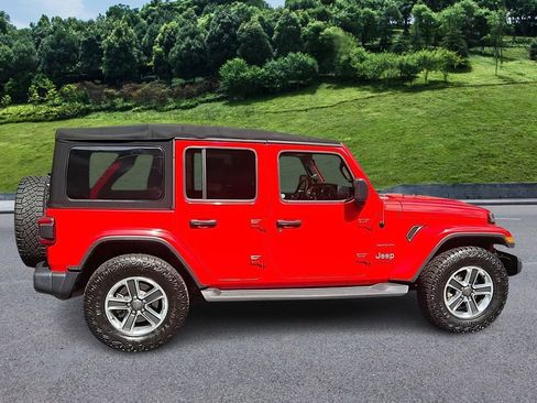 Used 2018 Jeep Wrangler Unlimited Sahara image 9