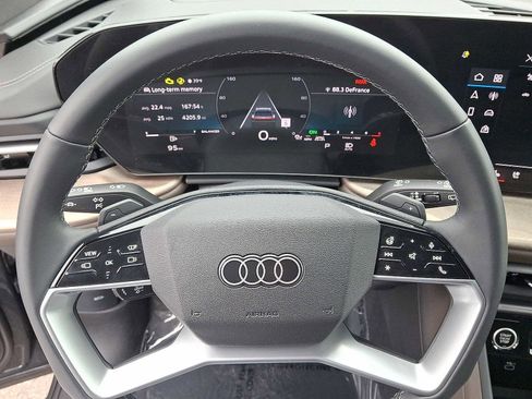 Used 2025 Audi Q5 Premium Plus w/ Premium Plus image 16