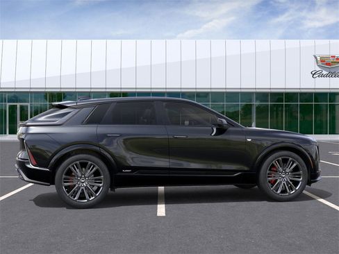 New 2026 Cadillac Lyriq V image 5
