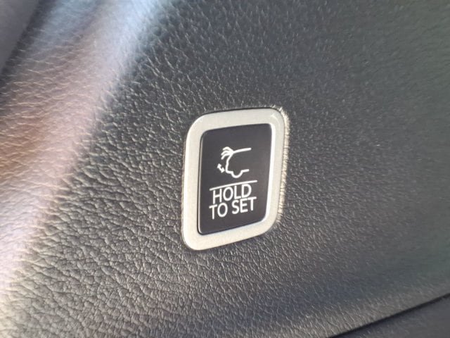 New 2027 Chrysler Pacifica Select FWD image 15