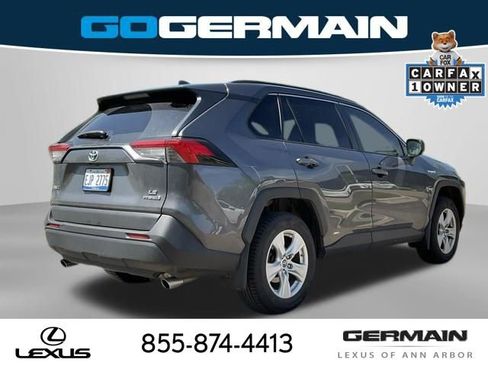 Used 2019 Toyota RAV4 LE w/ Carpet Mat Package AWD/4WD image 9