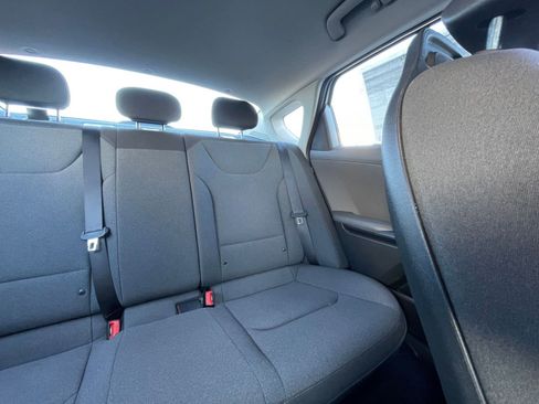 Used 2025 Kia K4 LXS image 36