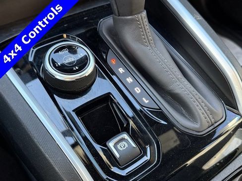 Used 2024 Chevrolet Colorado Trail Boss w/ Technology Package image 4